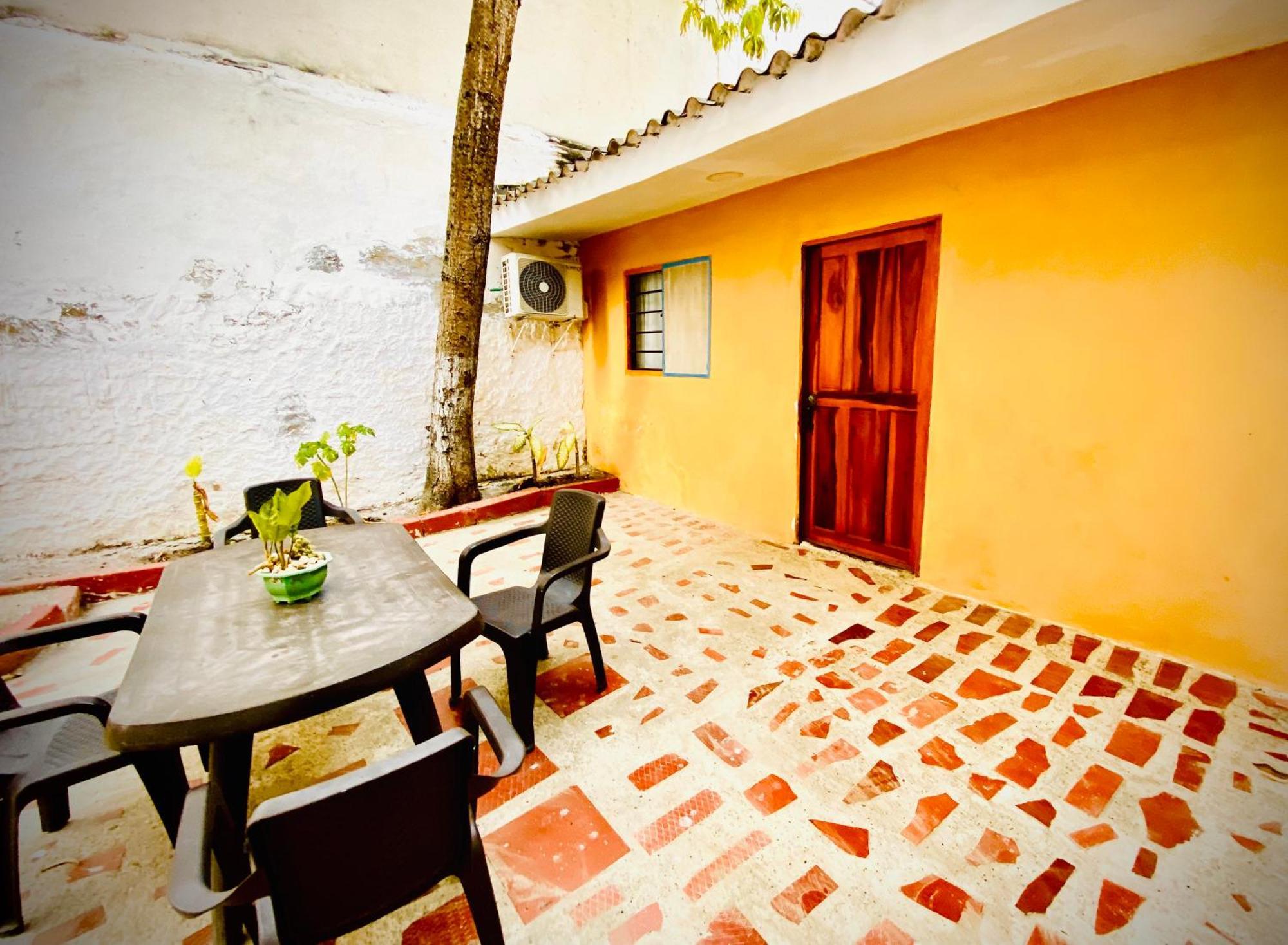 Bed and Breakfast Mansion Bahia Manga Cartagena Esterno foto